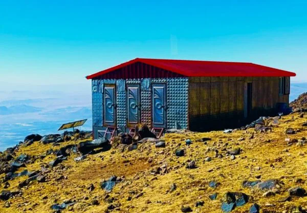 ceven-huette-1-600x416 Trekking Türkei 3-Gipel Tour