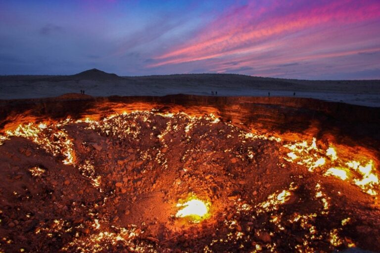 darvaza-in-nighttime-2 Turkmenistan Gruppenreise Go East Reisen Trawelco