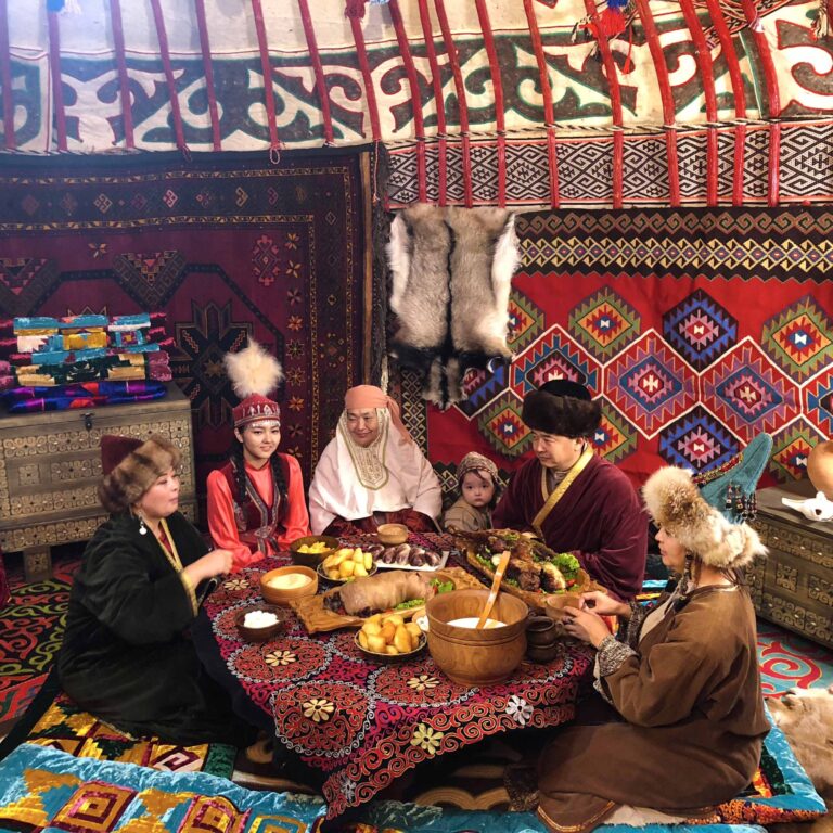 Foto zeigt Nomaden in Jurte in Kasachstan