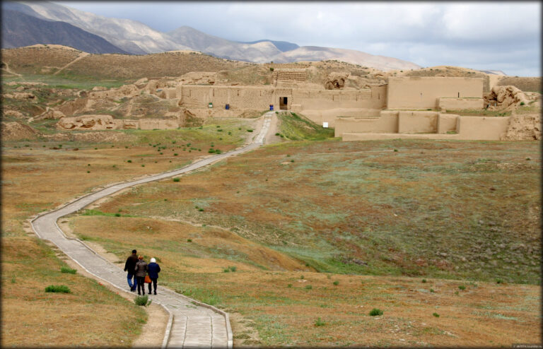 old-nisa-2 Turkmenistan Gruppenreise Go East Reisen Trawelco