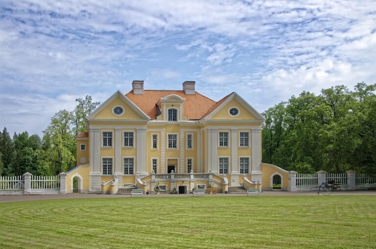 Bild zeigt Gut Palmse Haupthaus