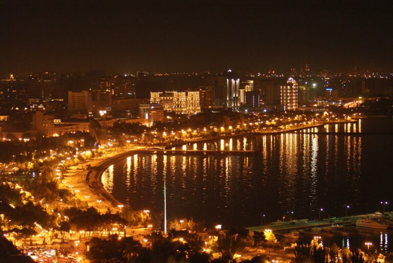 Baku Nacht Aserbaidschan
