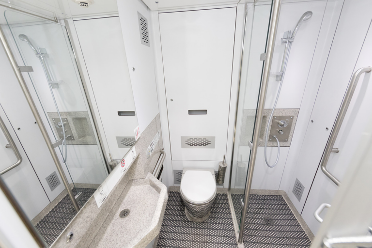 shower-general-view Transsib, Transsibirische Eisenbahn: Real Russia