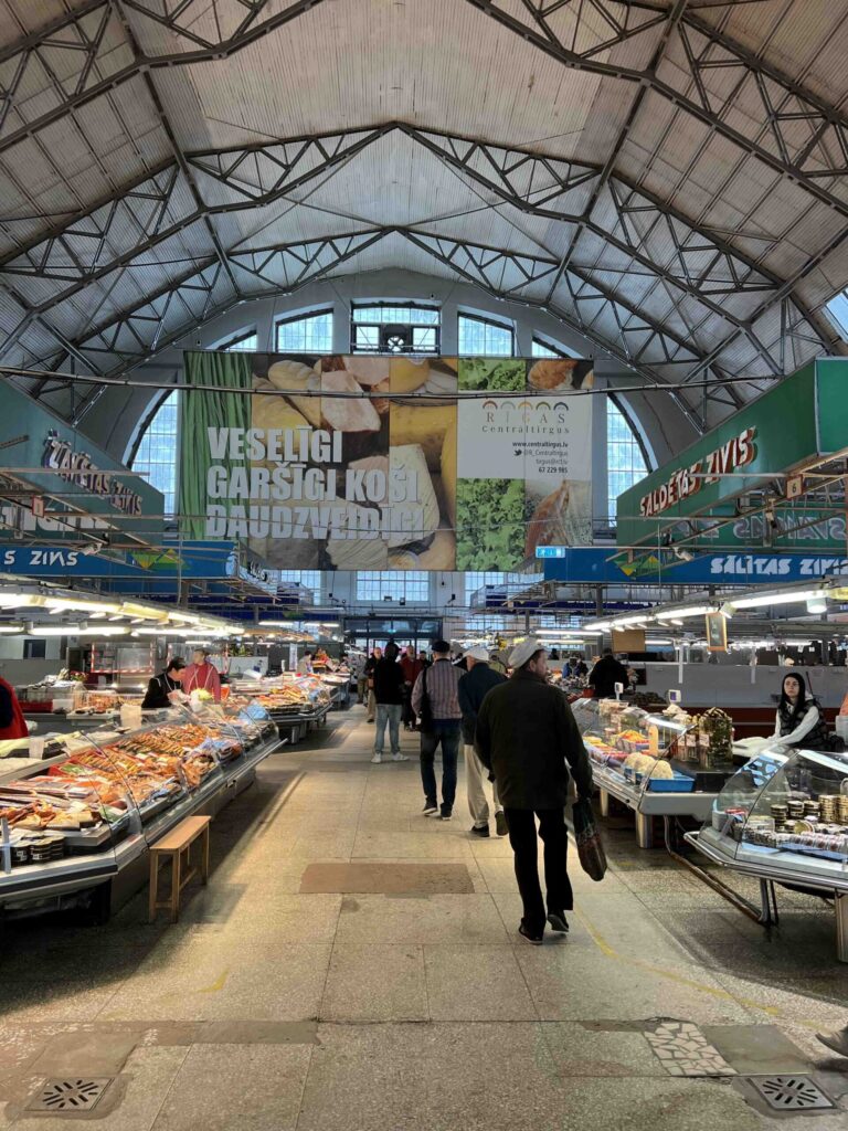 zmarktriga Zentralmarkt Riga, Bahnreise Baltikum